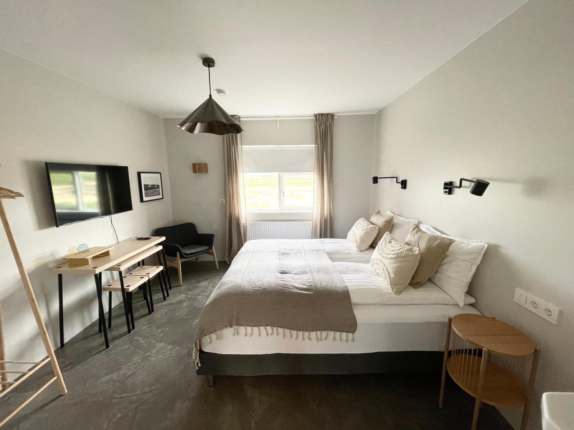 Lindarholl Guesthouse Stori-Bakki エクステリア 写真