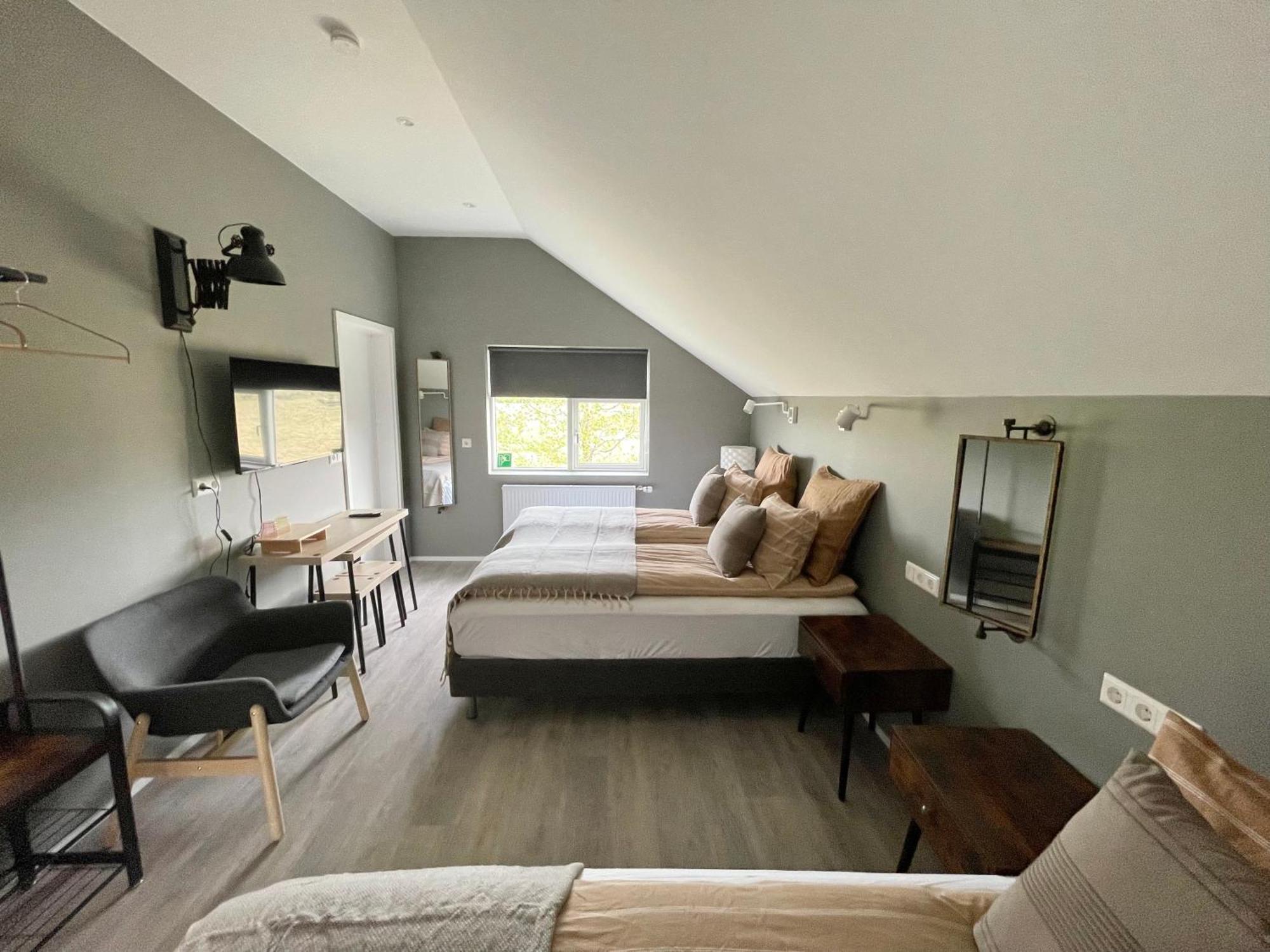 Lindarholl Guesthouse Stori-Bakki エクステリア 写真