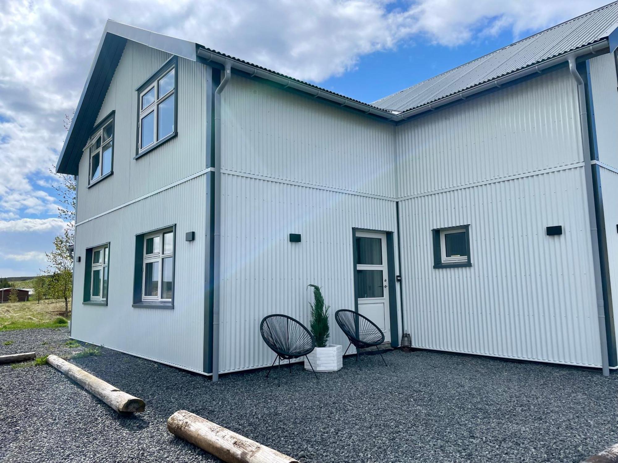 Lindarholl Guesthouse Stori-Bakki エクステリア 写真