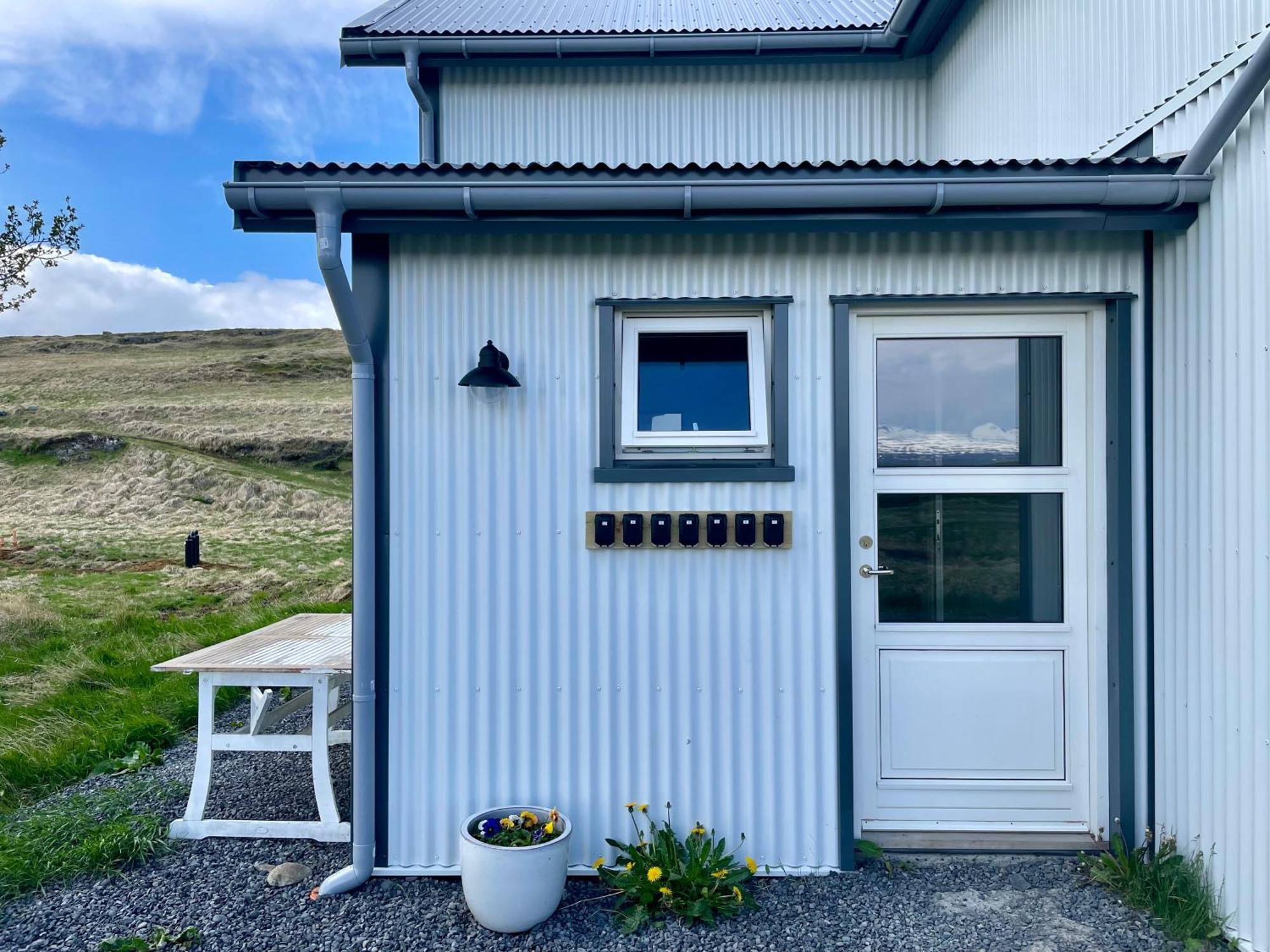 Lindarholl Guesthouse Stori-Bakki エクステリア 写真