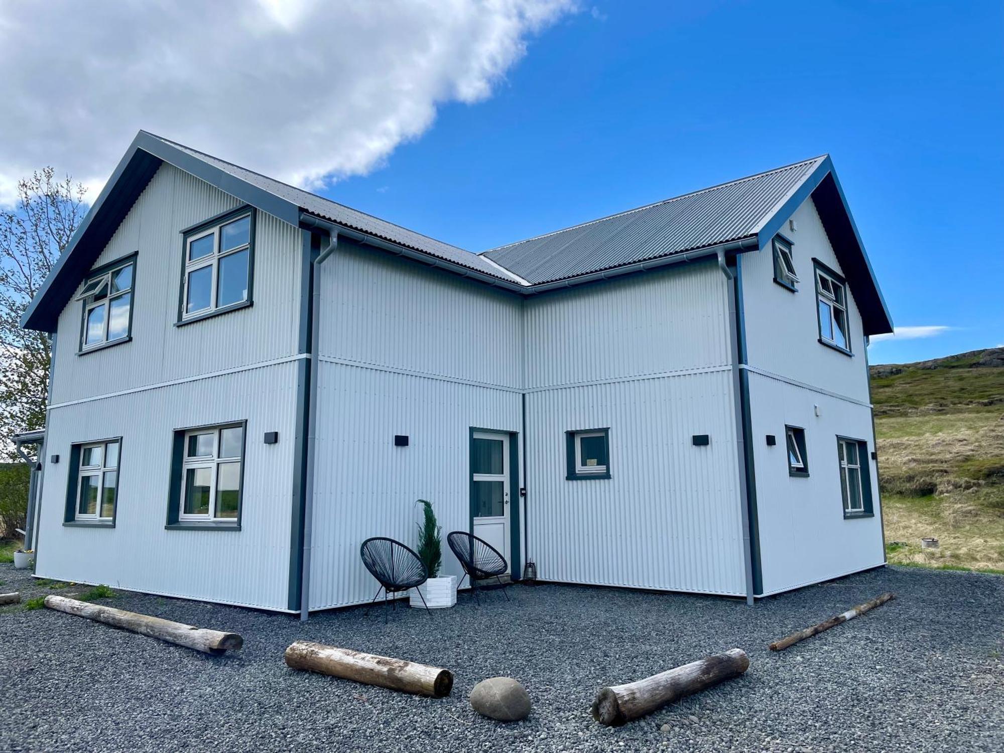 Lindarholl Guesthouse Stori-Bakki エクステリア 写真